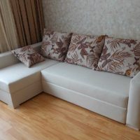 gražaus virtuvės interjero su sofa nuotrauka idėja