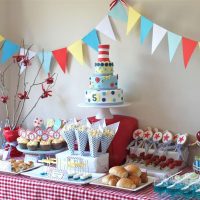 Réglage de la table pour l'anniversaire d'un enfant